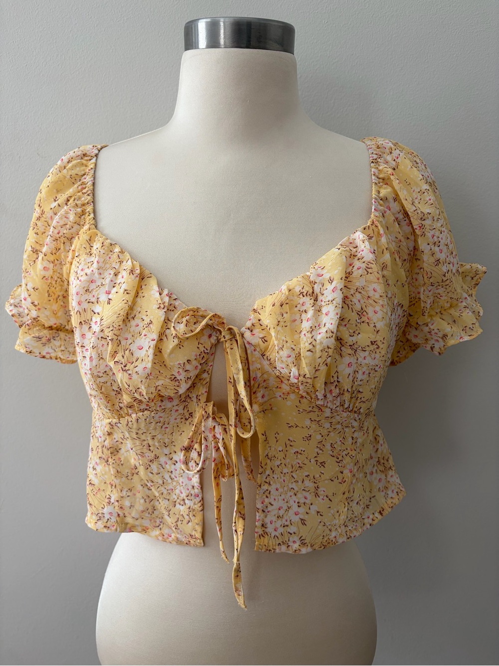 Love Tree Yellow Floral Tie-Front Puff Sleeve Crop Top M Cottagecore Coquette - Picture 4 of 9